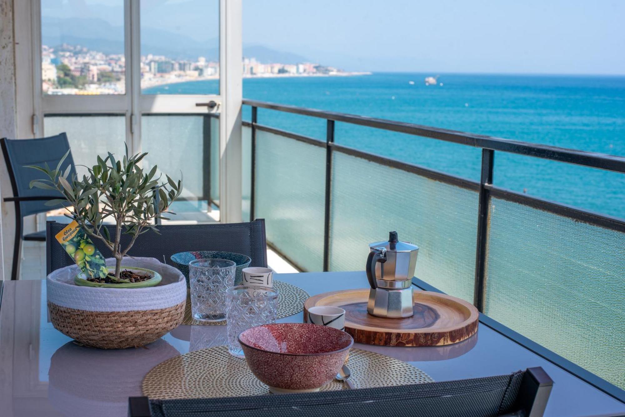 You And The Sea Savona Exterior foto