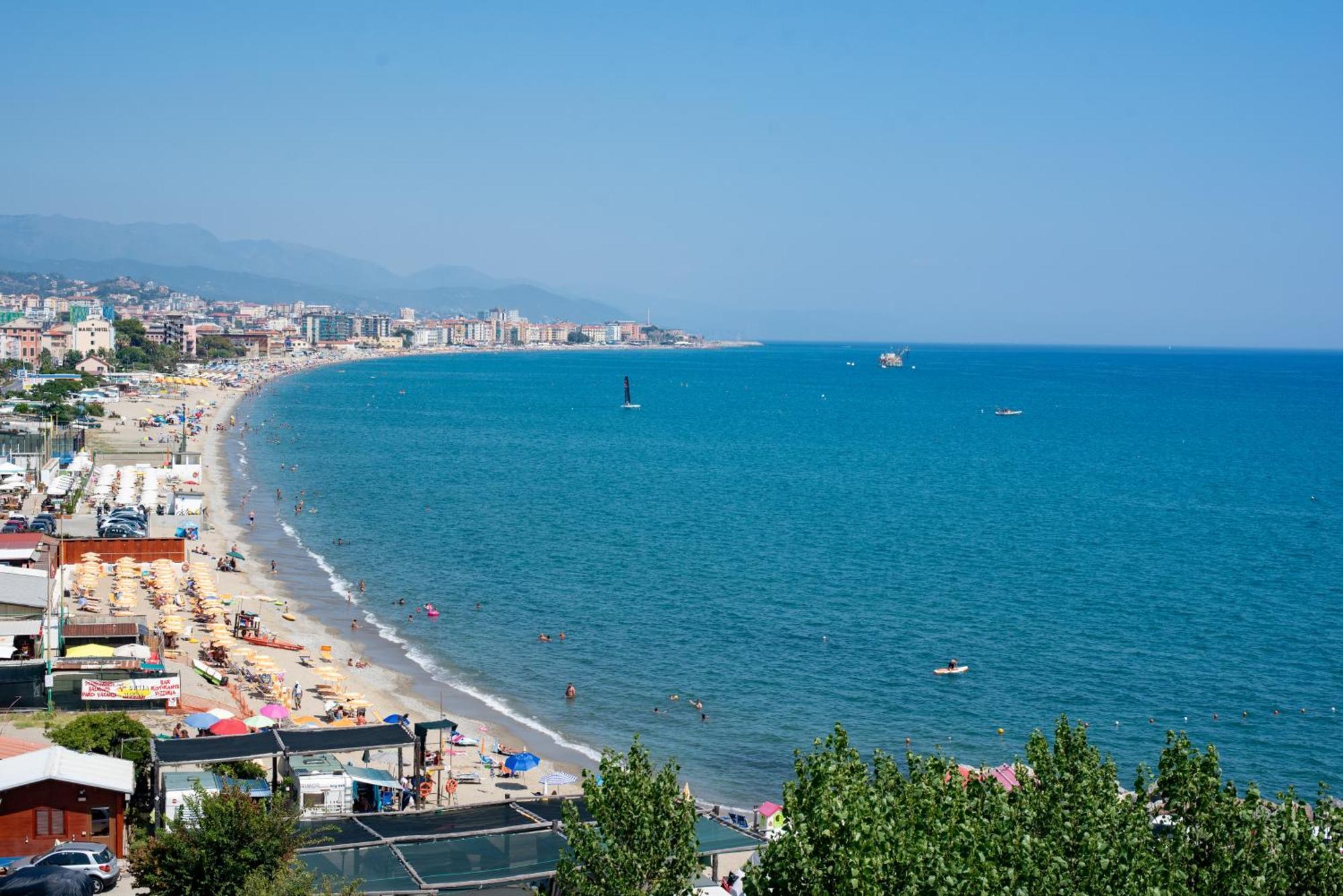 You And The Sea Savona Exterior foto