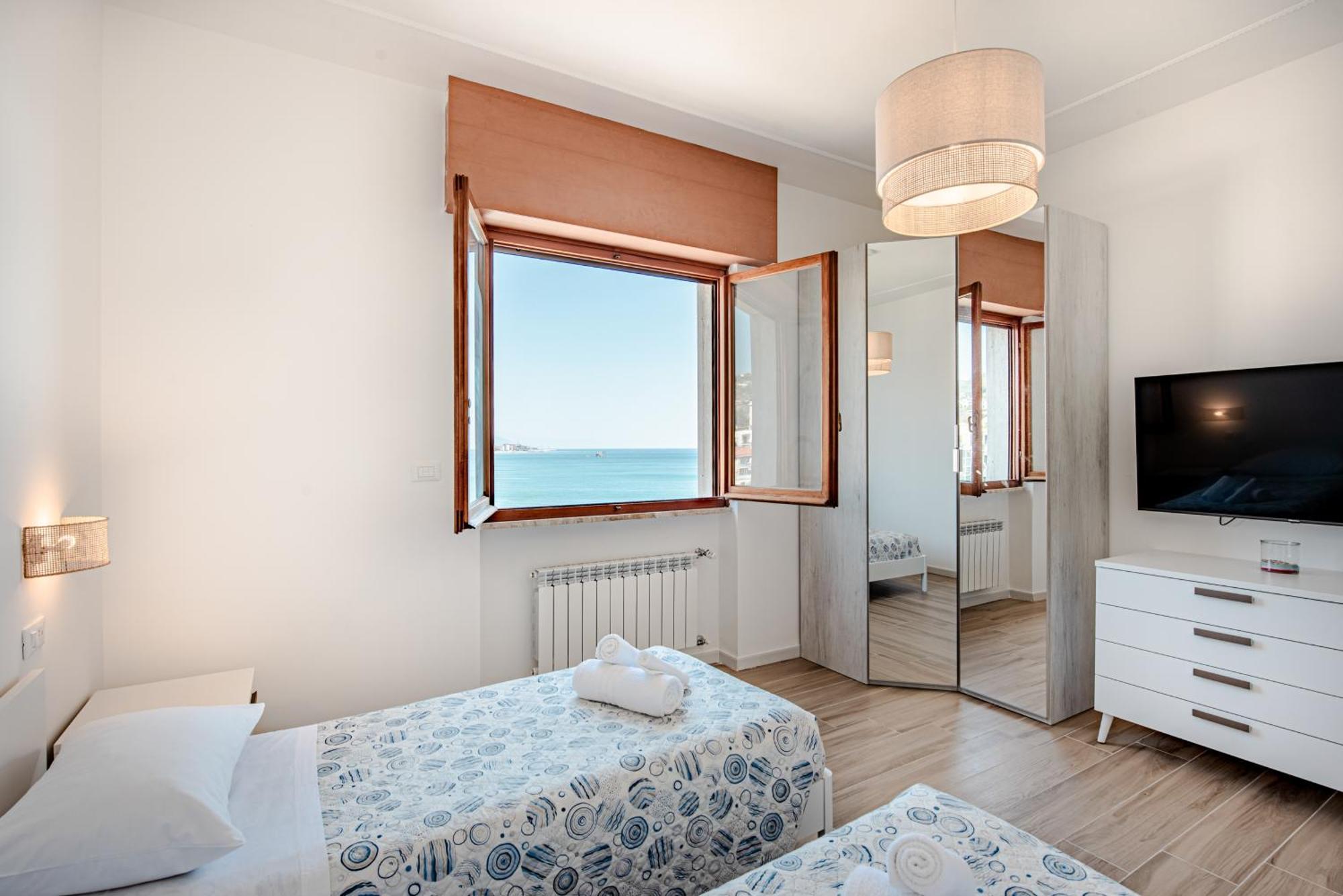 You And The Sea Savona Exterior foto