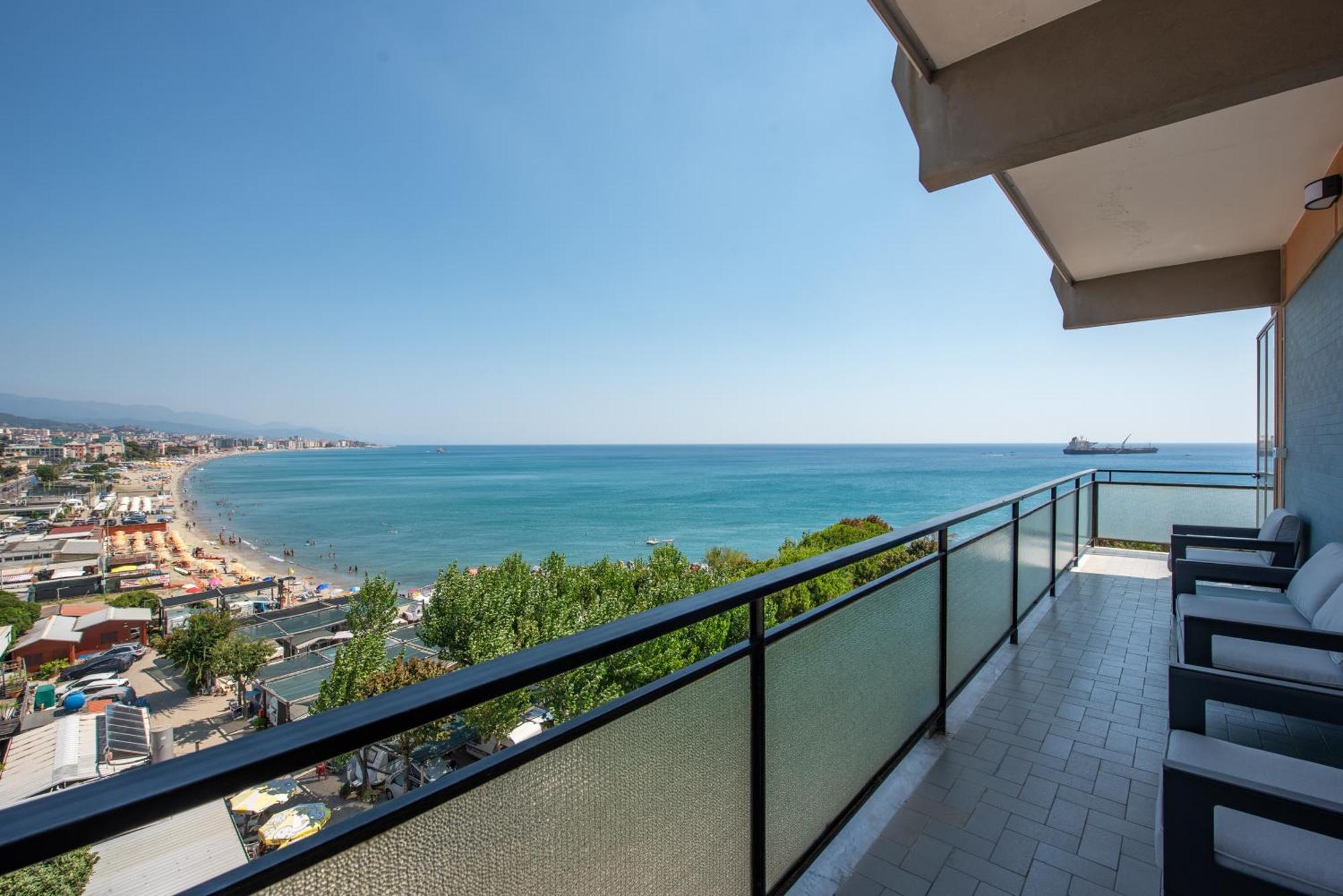 You And The Sea Savona Exterior foto